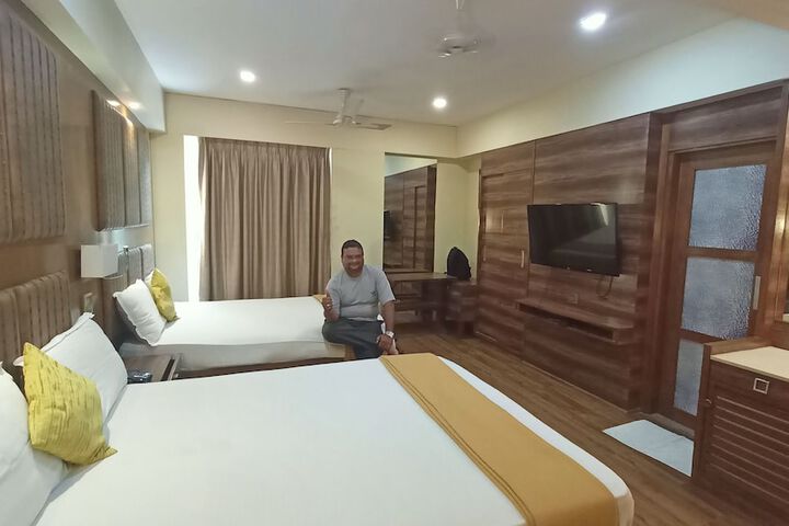 Room 14 of 36