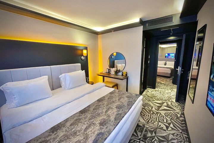 Room 21 of 47