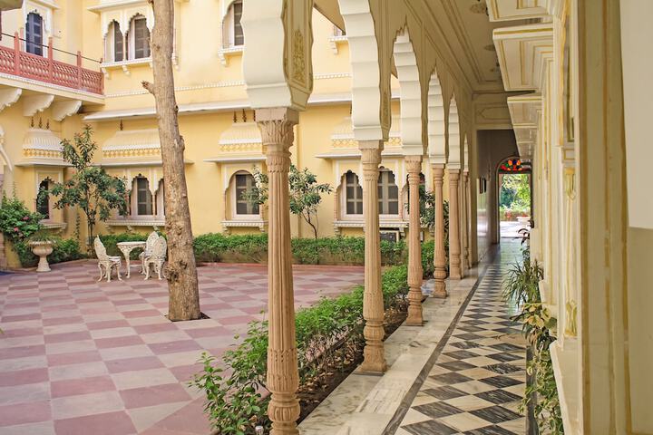 Hotel Exterior 54 of 70