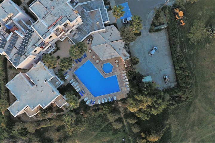 Hotel 33 of 36