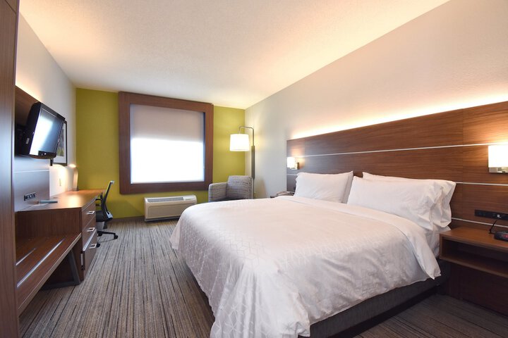 1 King Bed (14 of 17)