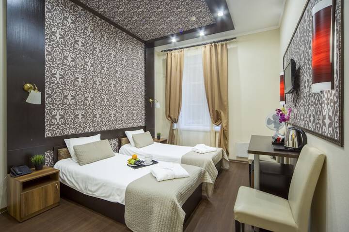 Room 15 of 32