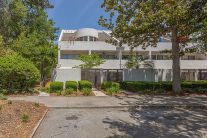 543 Beachview Drive by Hodnett Cooper