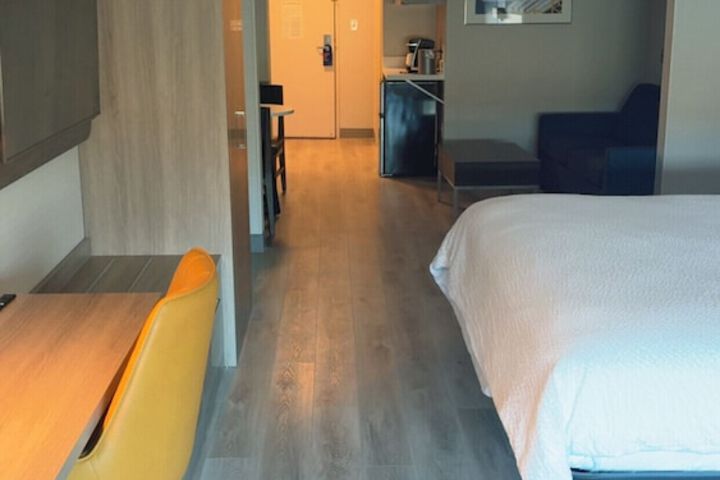 1 King Bed (9 of 11)