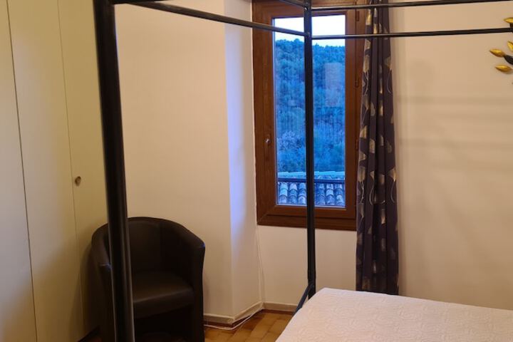 Room 34 of 111