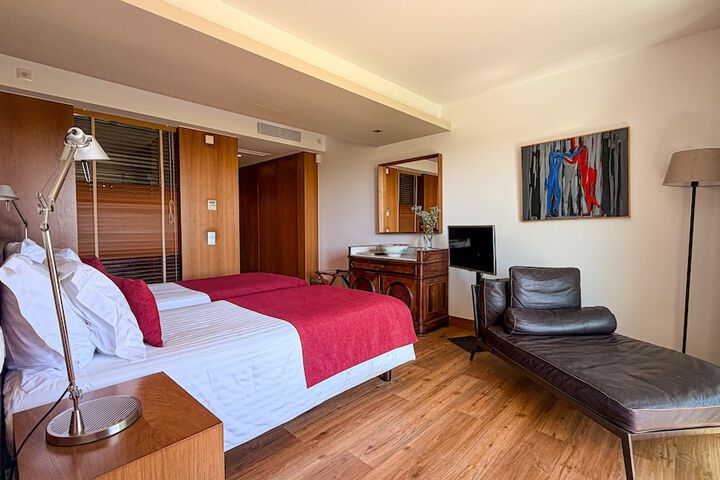 Room 18 of 95