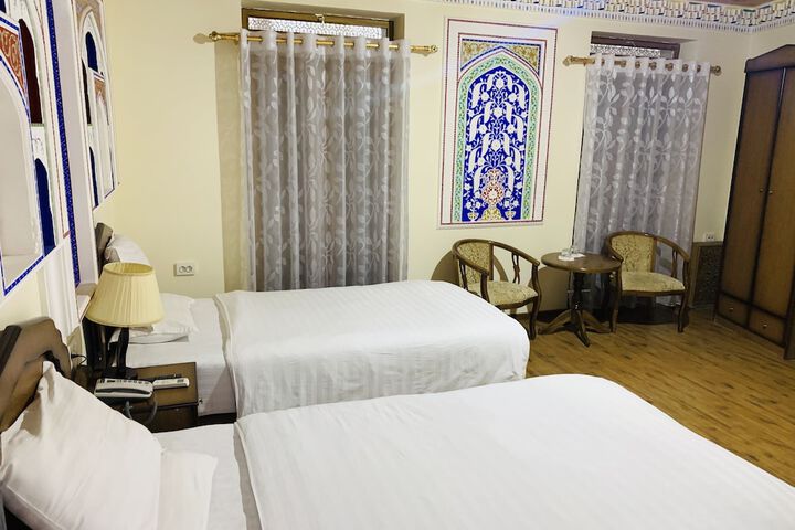 Room 10 of 68