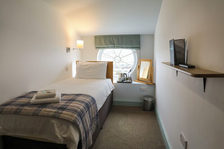 Room 10 of 50