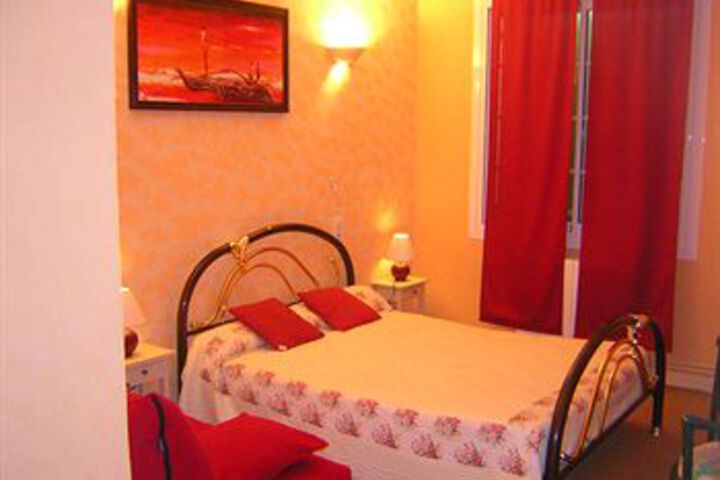 Hotel Suite Photo