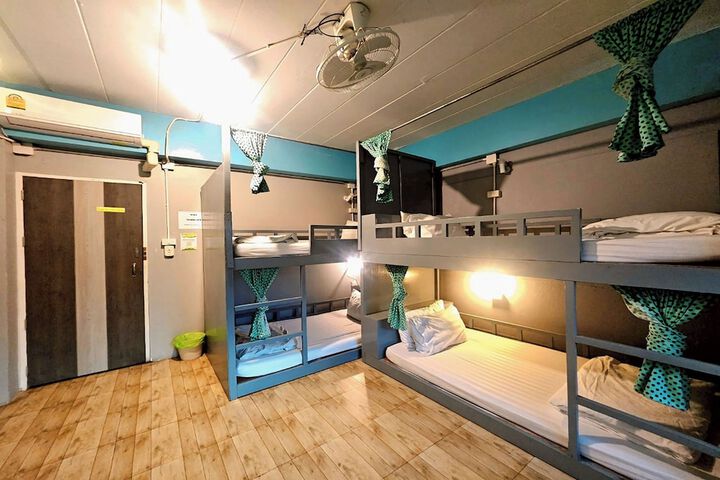 Room 26 of 94