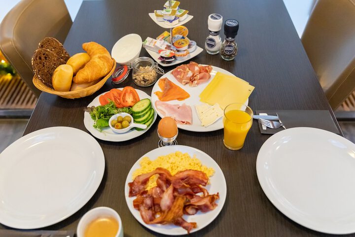 Breakfast/Coffee Service 79 of 99
