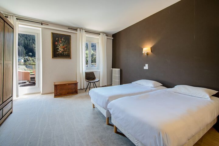 Room 40 of 99
