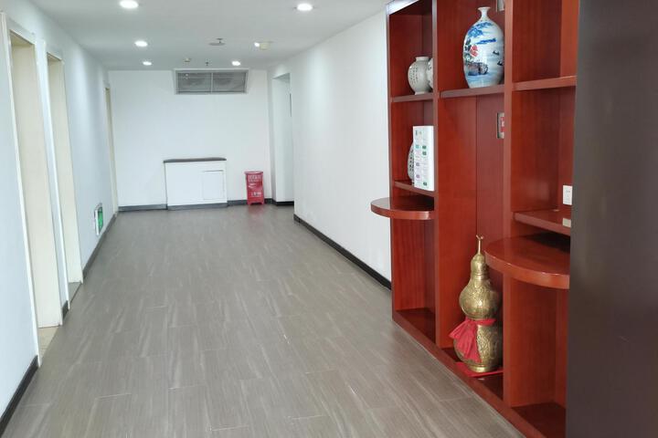 Room 2 of 2