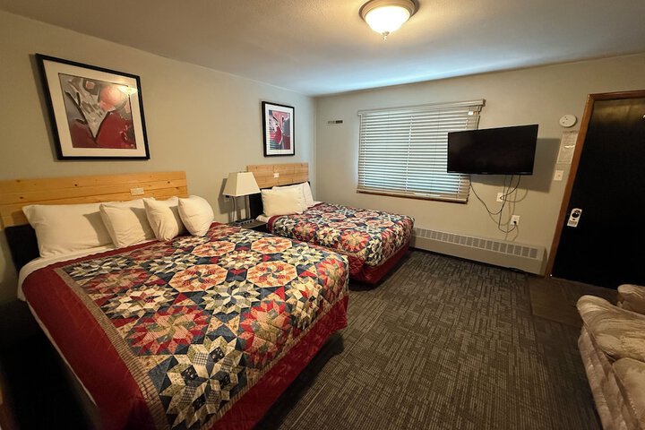 Room 13 of 28