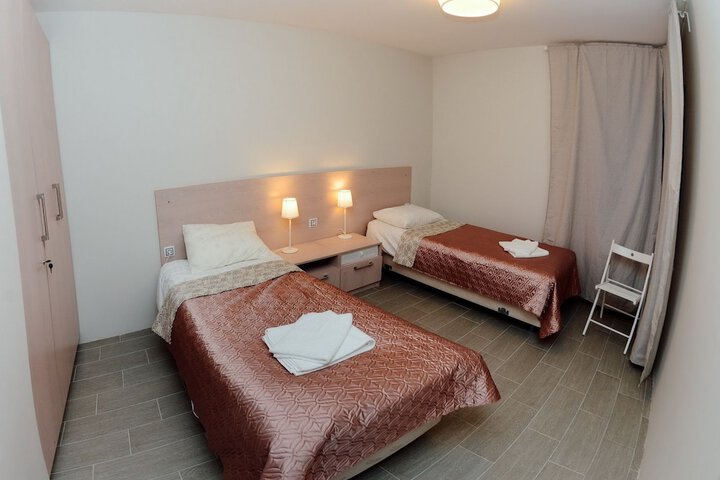 Room 12 of 36