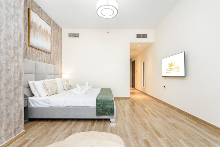 Room 6 of 7