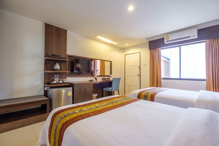 Room 18 of 108