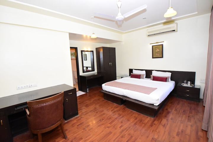 Room 26 of 49