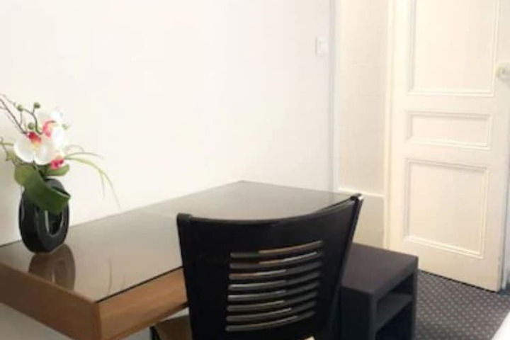 Room 10 of 38