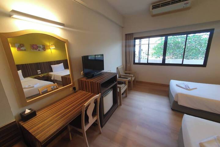 Room 6 of 37