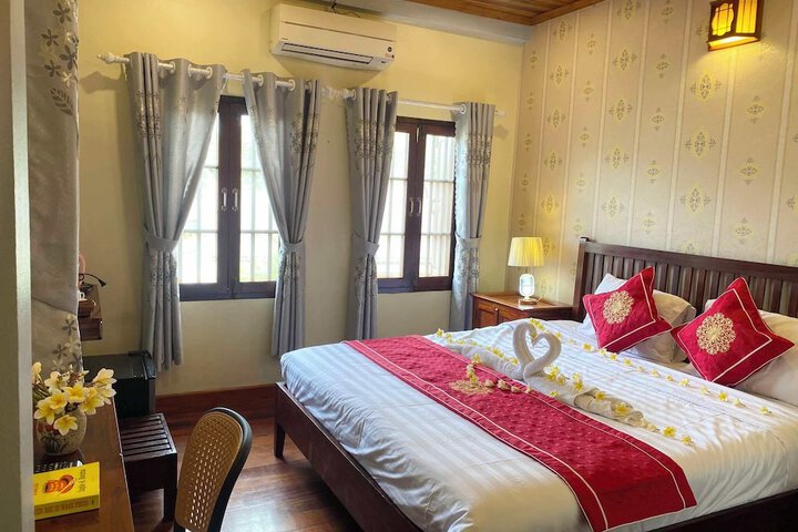 Room 3 of 53