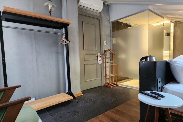 Room 13 of 63
