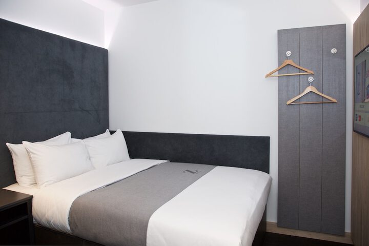 Room 17 of 50