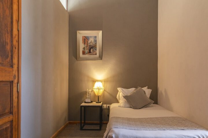 Room 46 of 148