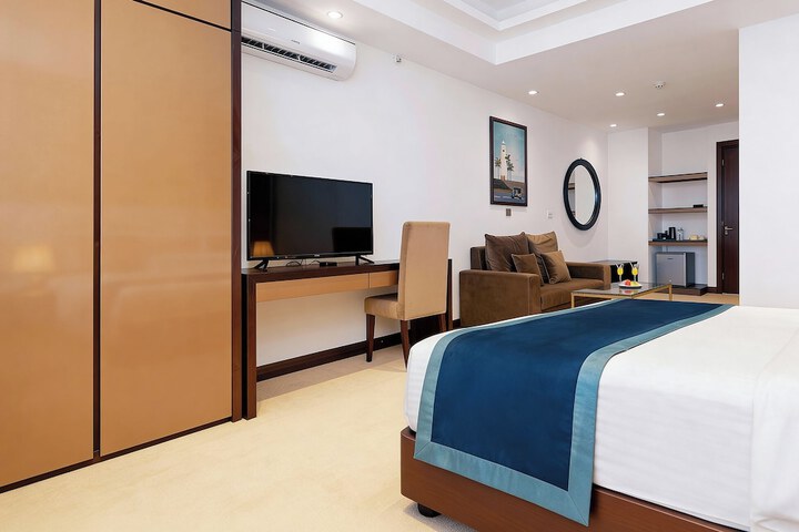 Room 14 of 48