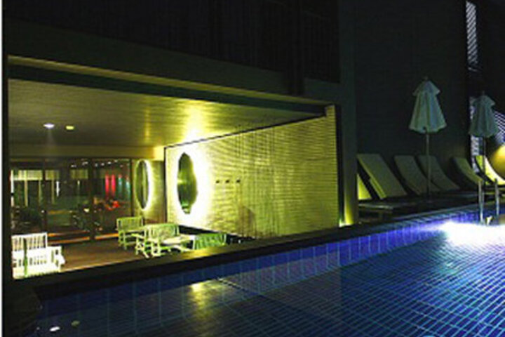 Pool 1 of 2