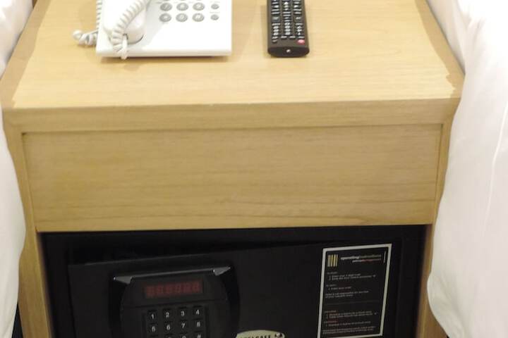 Room 15 of 28