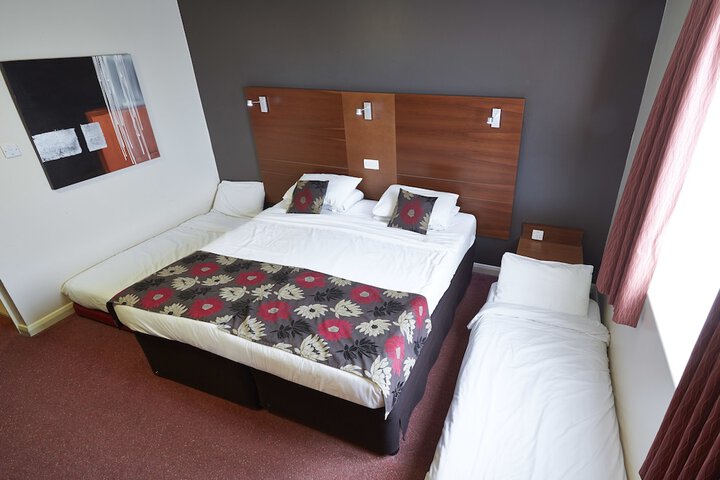 Room 4 of 34