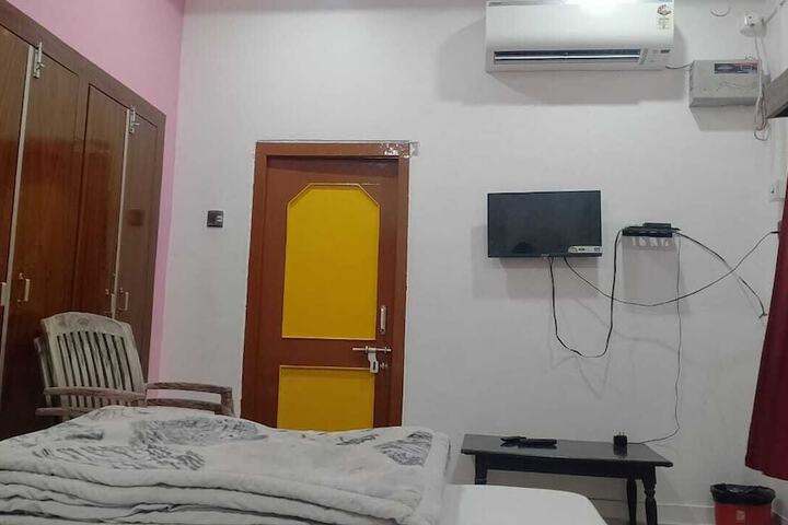 Room 6 of 39