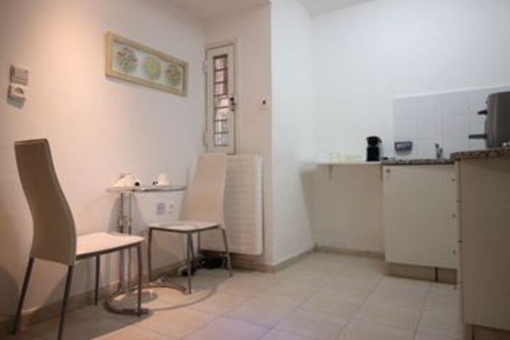 Room 9 of 9