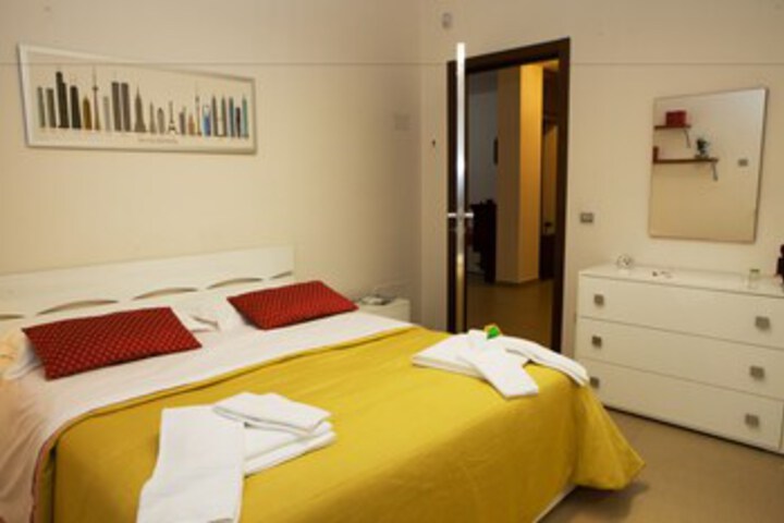 Room 18 of 25