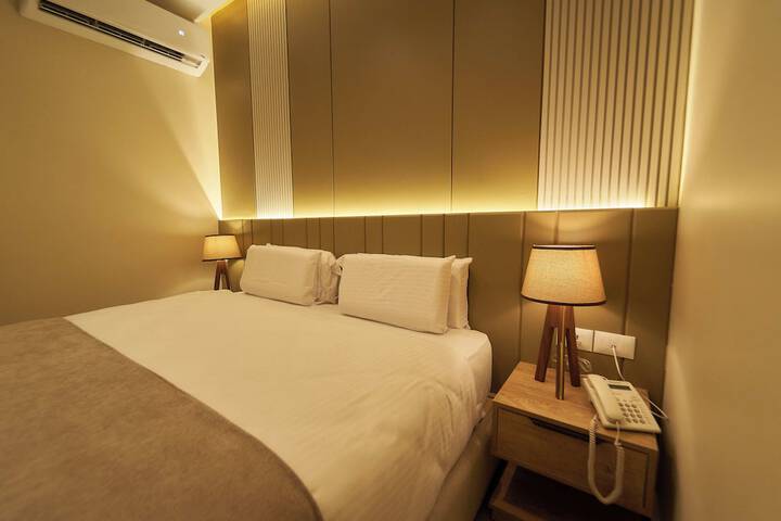 Room 31 of 148