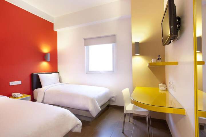 Room 7 of 28