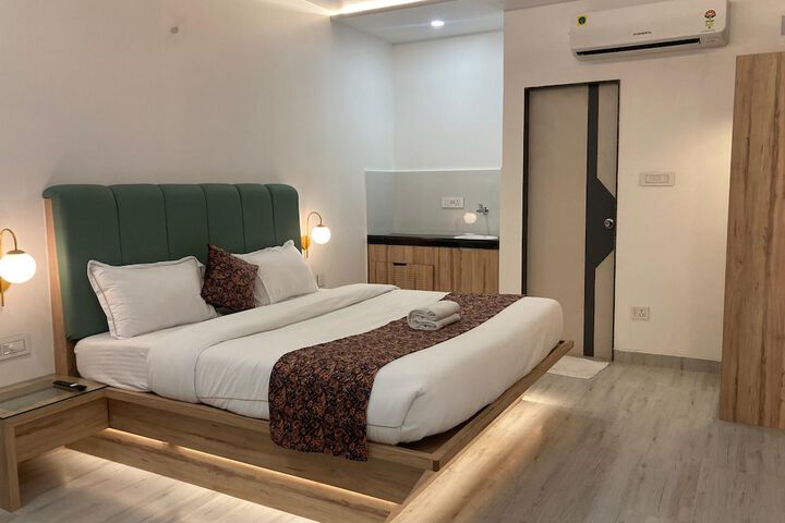 Room 14 of 19