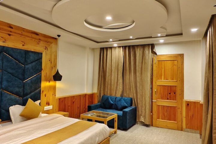 Room 15 of 38