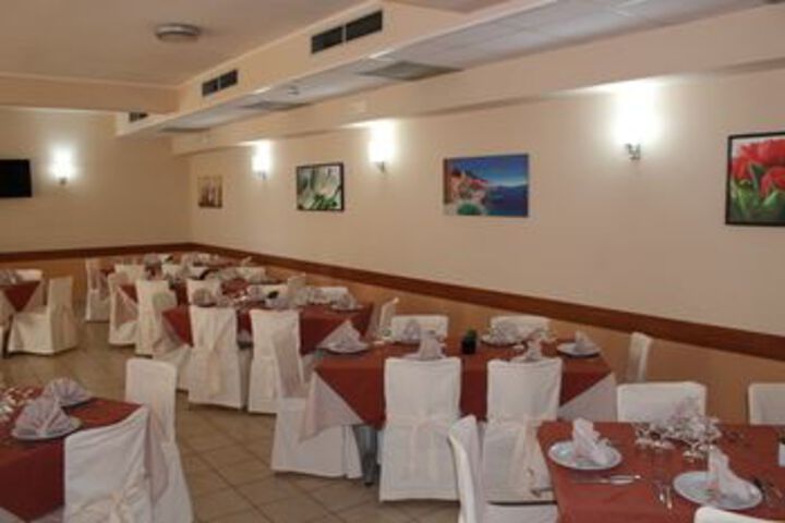 Dining 17 of 70