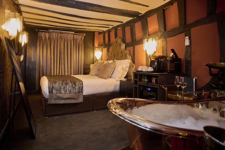 Room 5 of 26