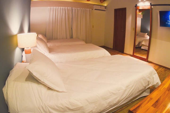 Room 7 of 19