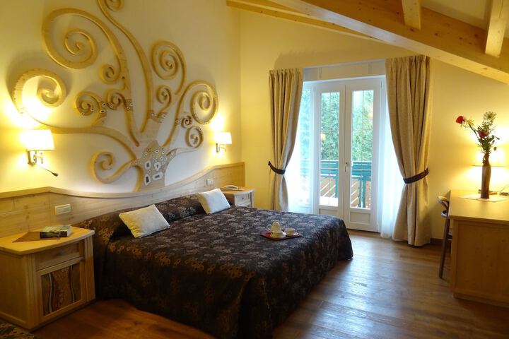 Room 14 of 68