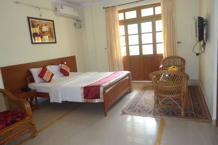 Room 13 of 48