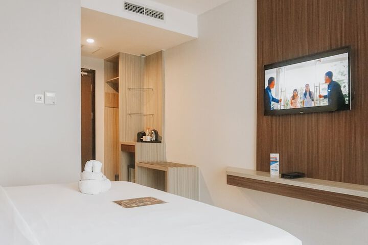 Room 2 of 50