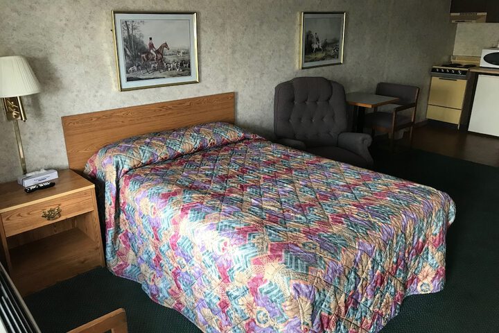 Room 4 of 15
