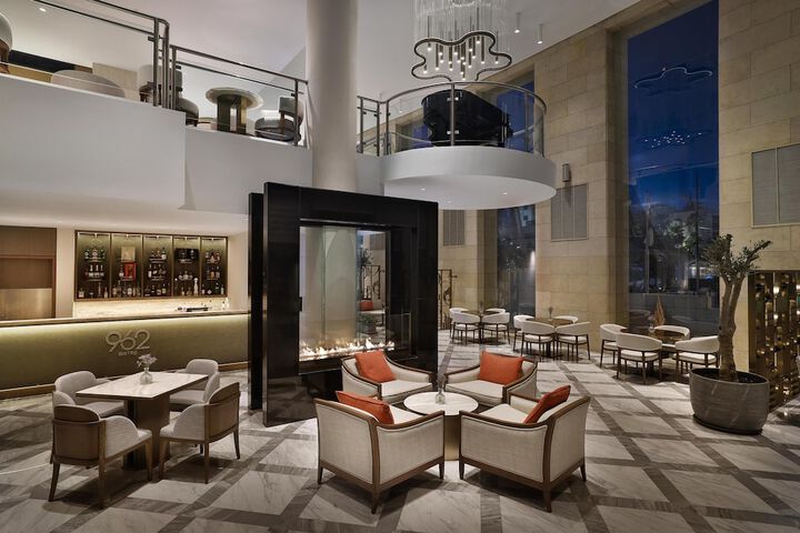 Lounge 181 of 231