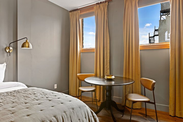 Room 26 of 66