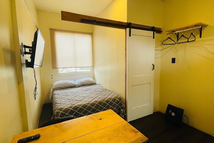 Room 14 of 98