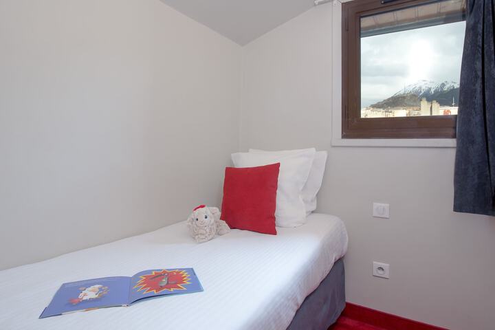 Room 40 of 129
